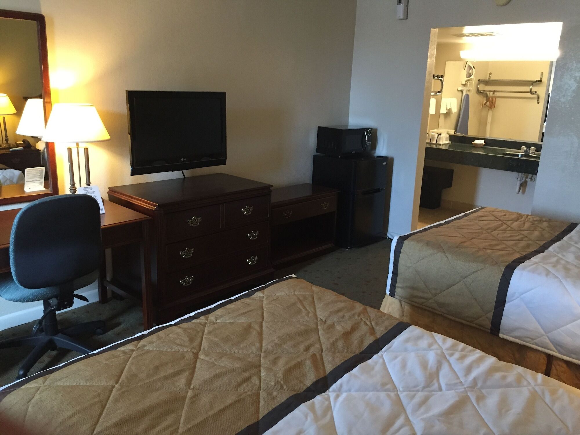 Travelodge By Wyndham Lynchburg Extérieur photo