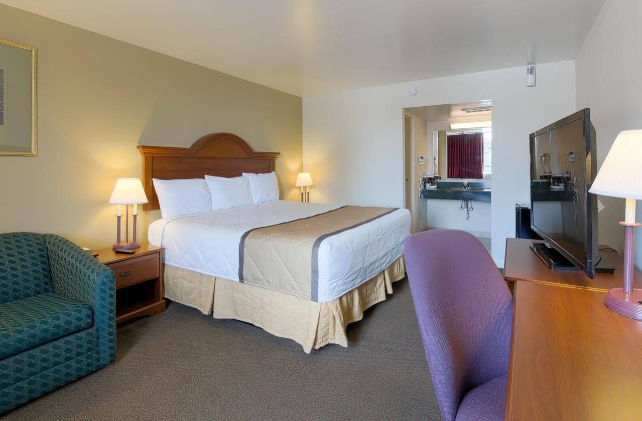 Travelodge By Wyndham Lynchburg Extérieur photo
