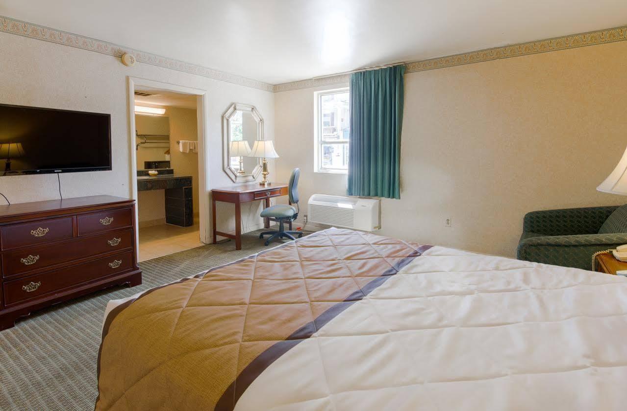 Travelodge By Wyndham Lynchburg Extérieur photo