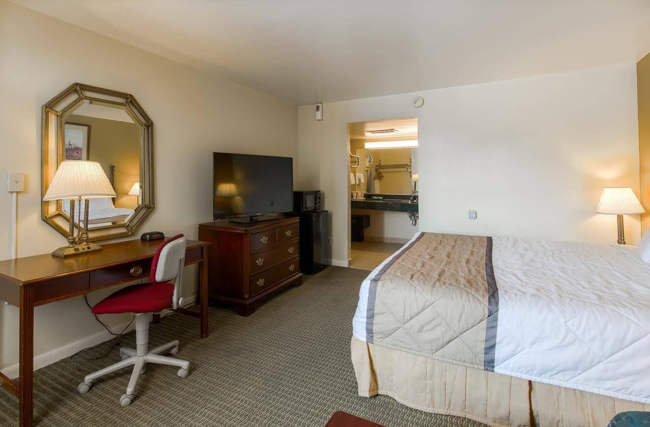 Travelodge By Wyndham Lynchburg Extérieur photo
