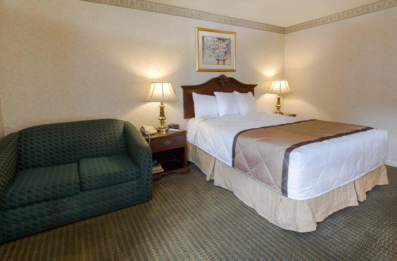 Travelodge By Wyndham Lynchburg Extérieur photo