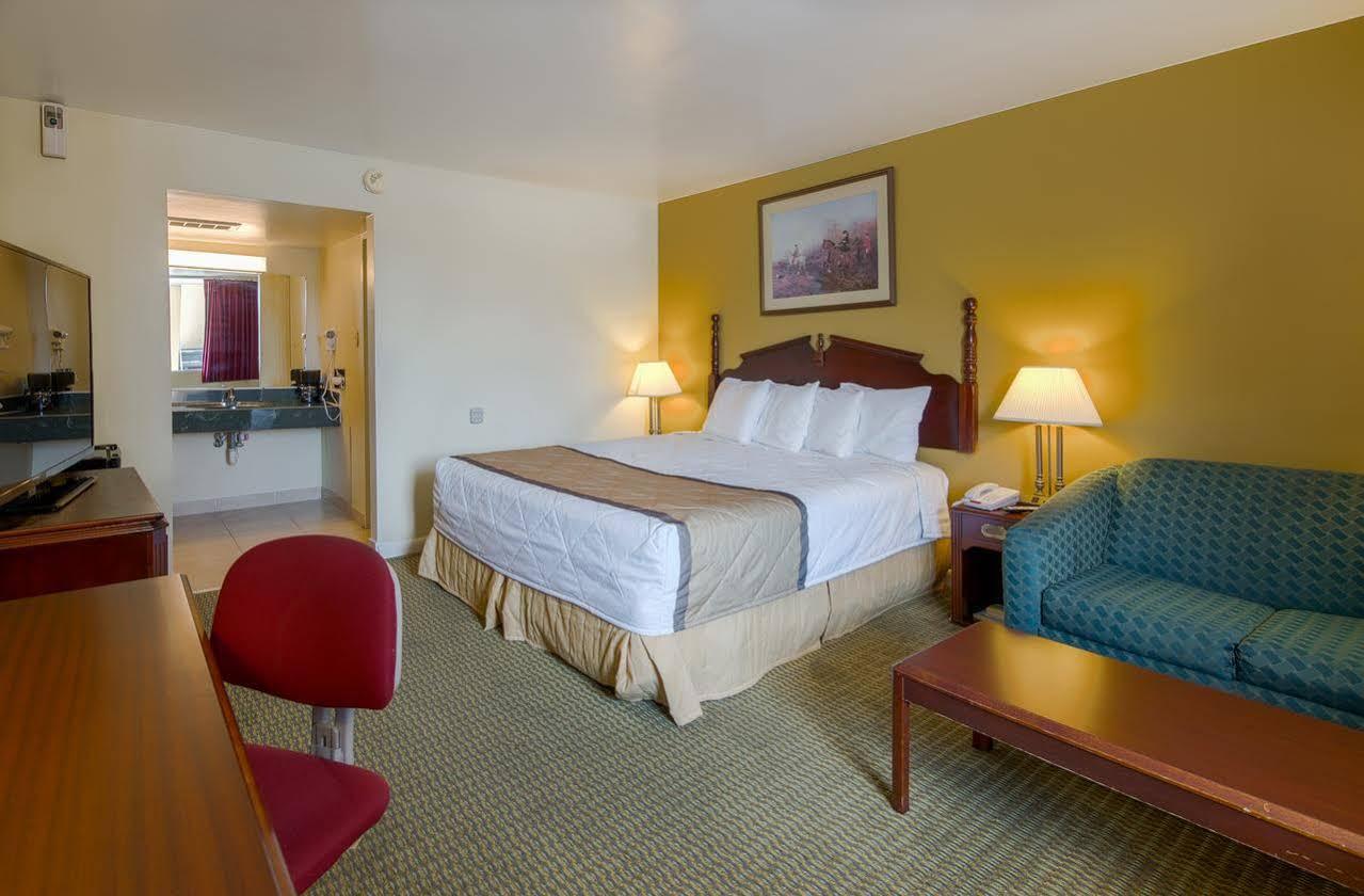 Travelodge By Wyndham Lynchburg Extérieur photo