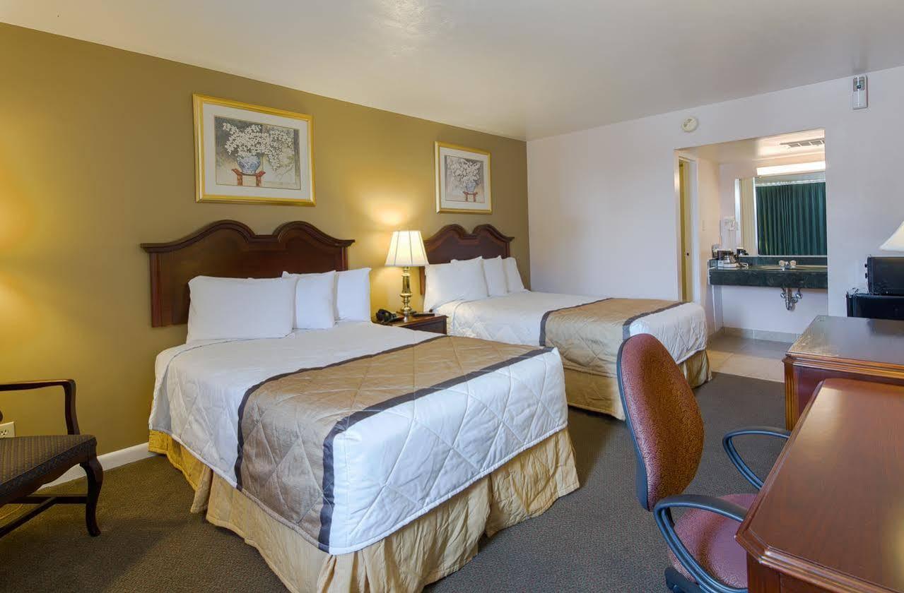Travelodge By Wyndham Lynchburg Extérieur photo