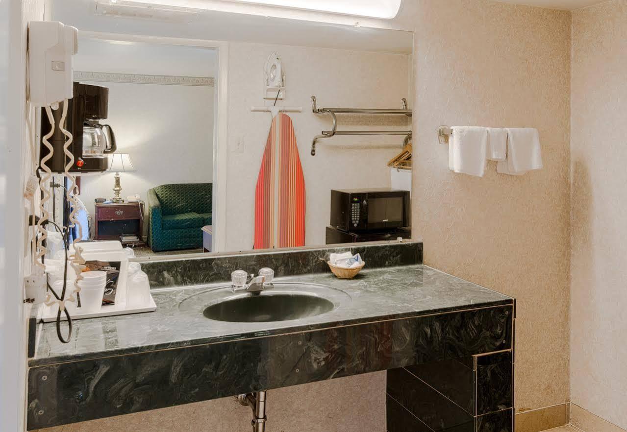 Travelodge By Wyndham Lynchburg Extérieur photo
