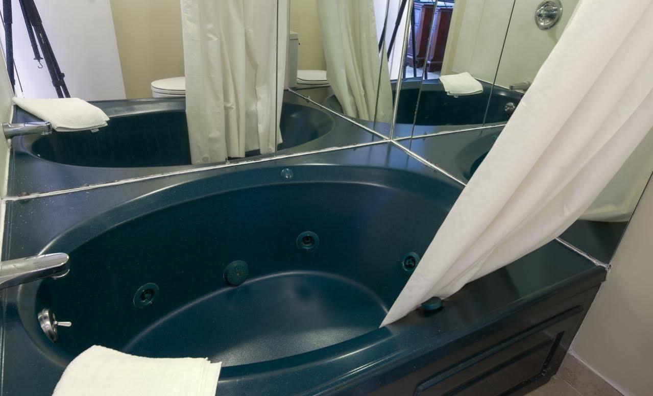 Travelodge By Wyndham Lynchburg Extérieur photo