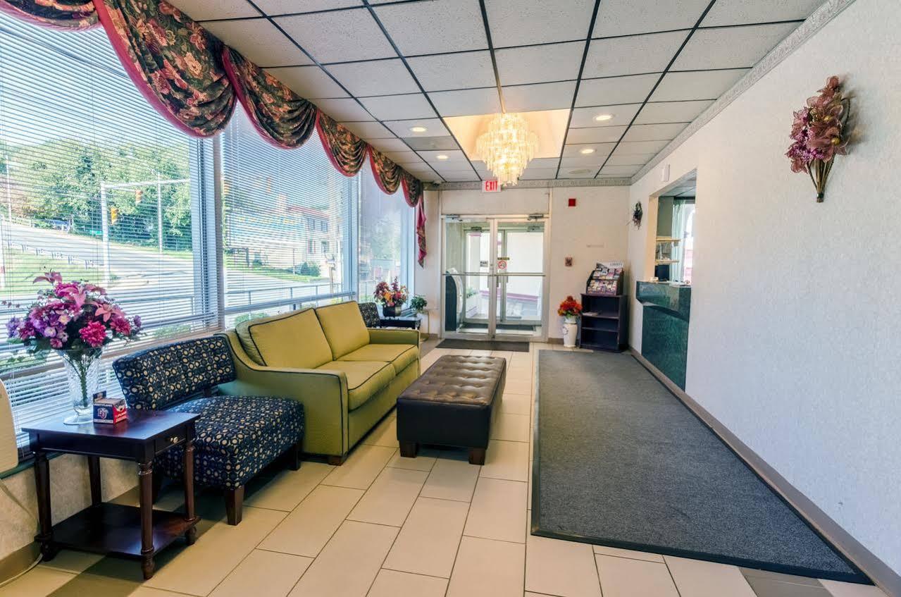 Travelodge By Wyndham Lynchburg Extérieur photo