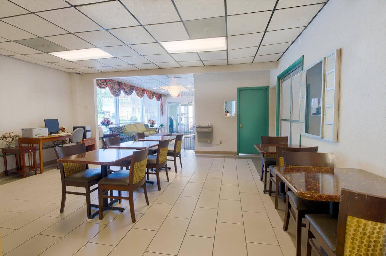 Travelodge By Wyndham Lynchburg Extérieur photo
