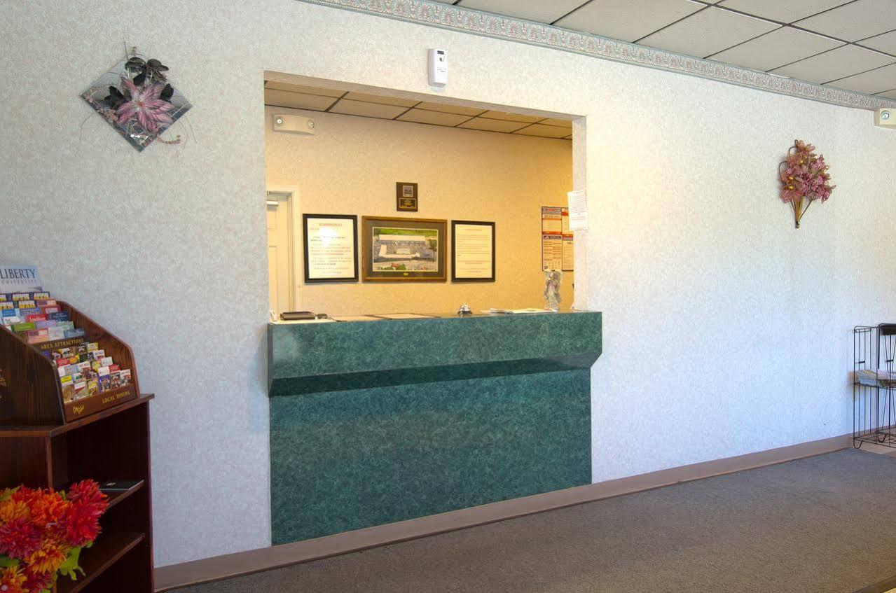 Travelodge By Wyndham Lynchburg Extérieur photo